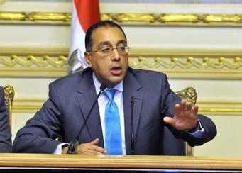 مدبولي يلتقي بوزير الصناعة لمتاعبة المجمعات الصناعية